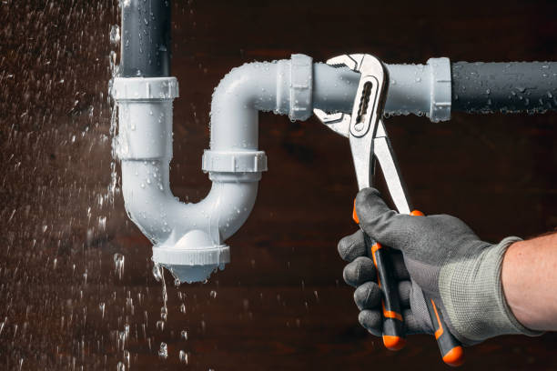 Professional Gas Line Repair technician working in Clinton, IN